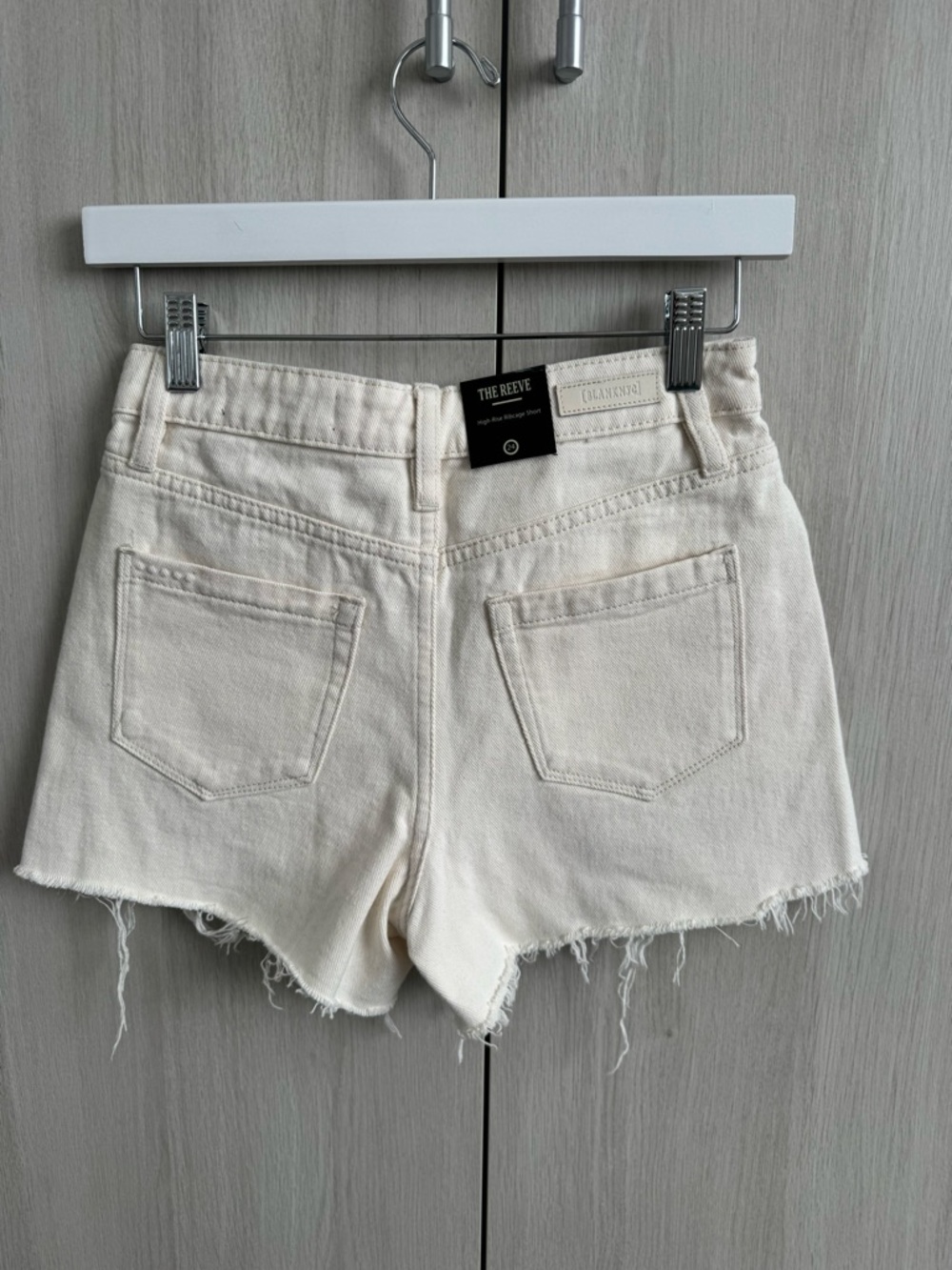Blank NYC White Jean Shorts high waist with Yellow Floral Embroidery Sz 24! - Picture 3 of 7